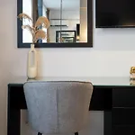 Shangri La Loft Apartmán *