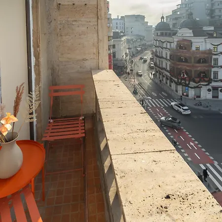 Shangri La Loft Apartment *