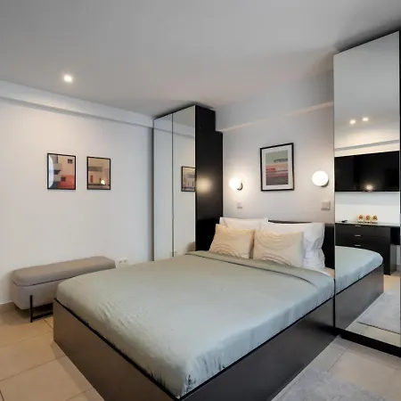Shangri La 2bedroom Апартаменти Бухарест