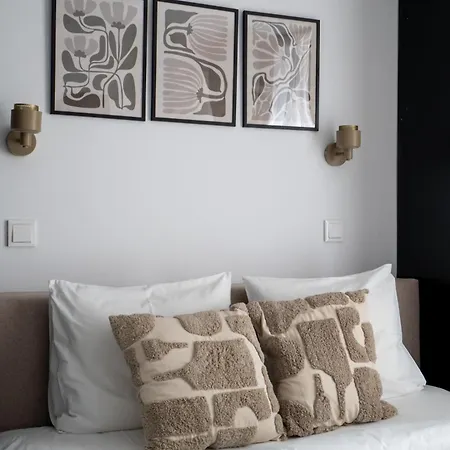 Shangri La 2bedroom Apartment *