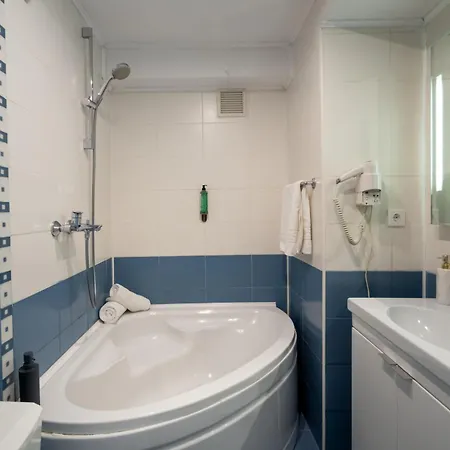 Shangri La 2bedroom Apartment Bucharest