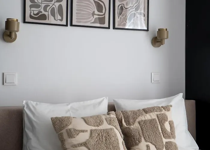 Shangri La Loft *